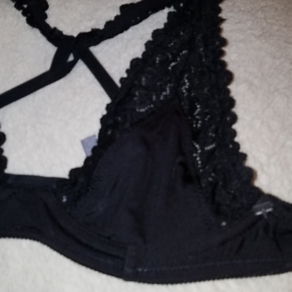 🆓 AERIE 🖤 Silky racer back black lace triangle bralette 🆓️FREEW/$30BUN - Picture 3 of 5